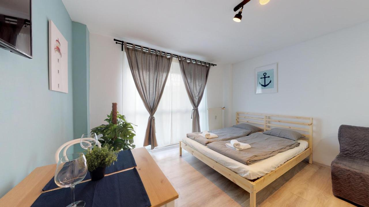 Steps From Nivy & Main Bus Station Appartement Bratislava